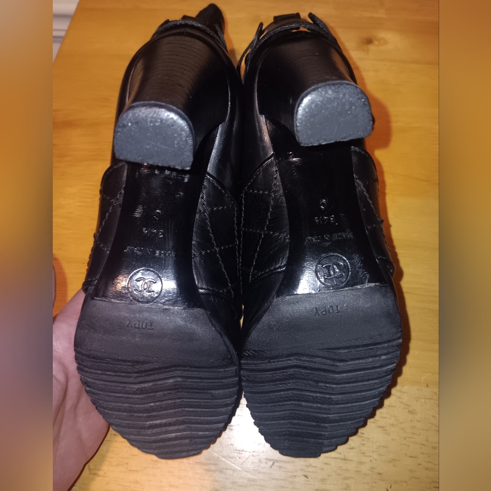 Chanel CC Leather Heeled Boots Size 34 1/2 - Picture 5 of 6